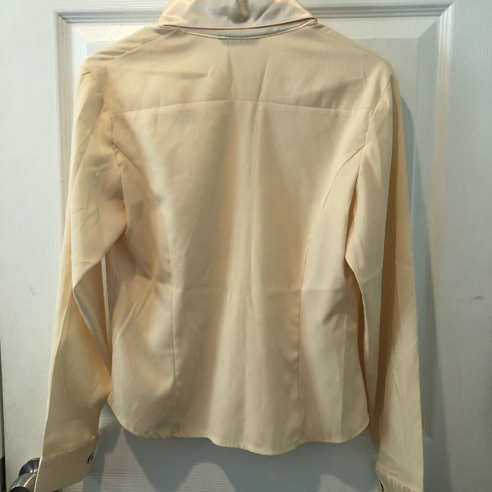 Women’s Gold Yellow Buttonup Shirt - Picture 3 of 3